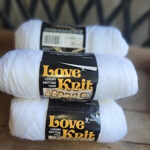 Lot of 5 New Vonnel Love Knit Yarn 1101 White 3.5oz. 100g Skeins Worsted Wt